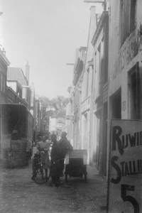 221139 Gezicht in de Lange Koestraat te Utrecht.